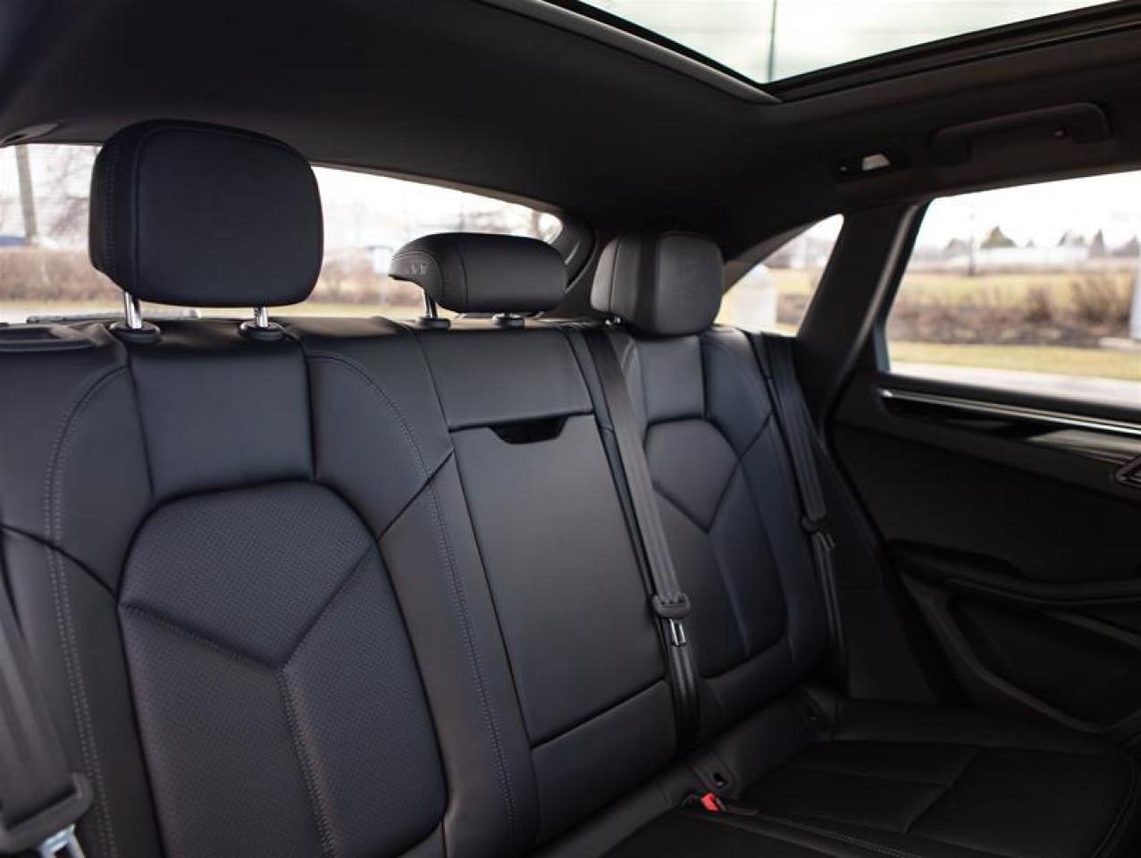 2024 Porsche Macan AWD Photo