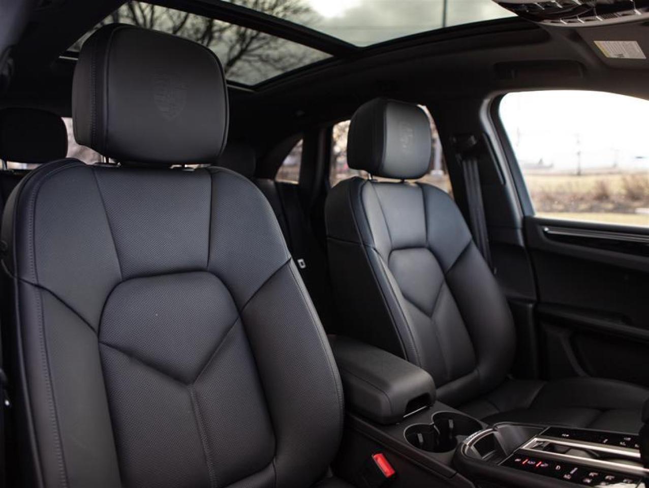 2024 Porsche Macan AWD Photo