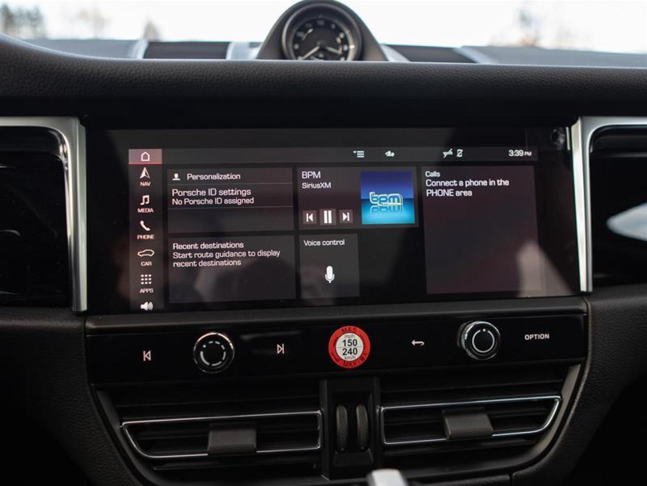 2024 Porsche Macan AWD Photo