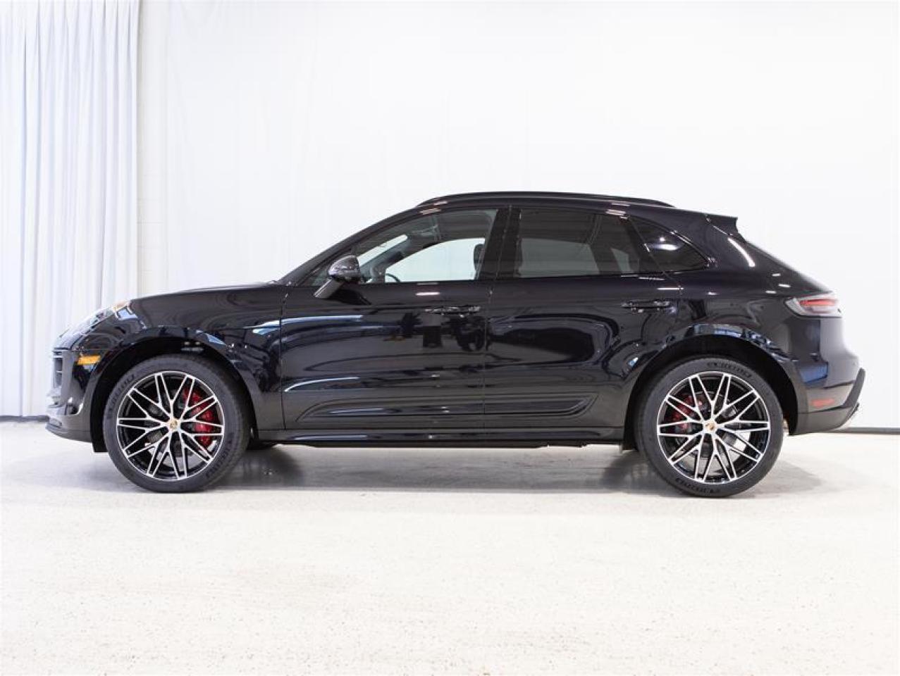 2026 Porsche Macan S AWD Photo4