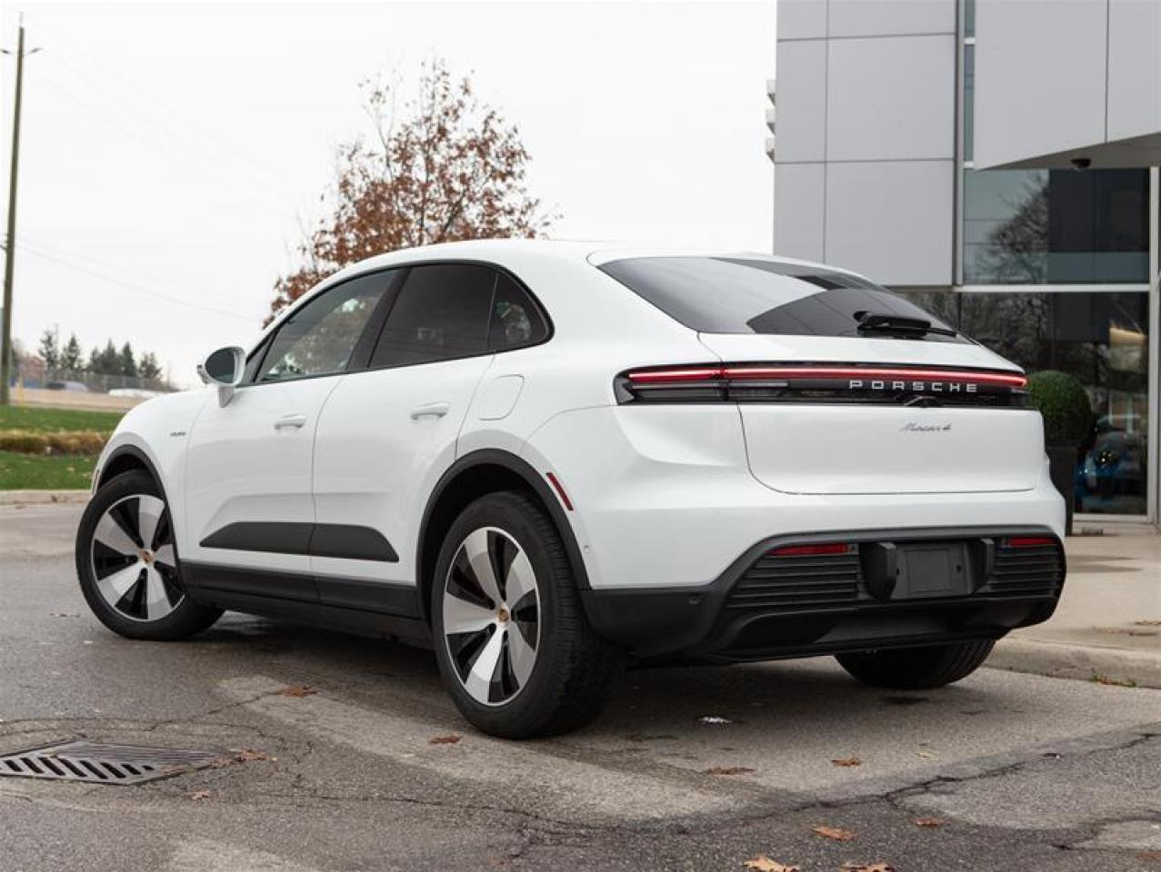2024 Porsche Macan Electric 4 AWD Photo2