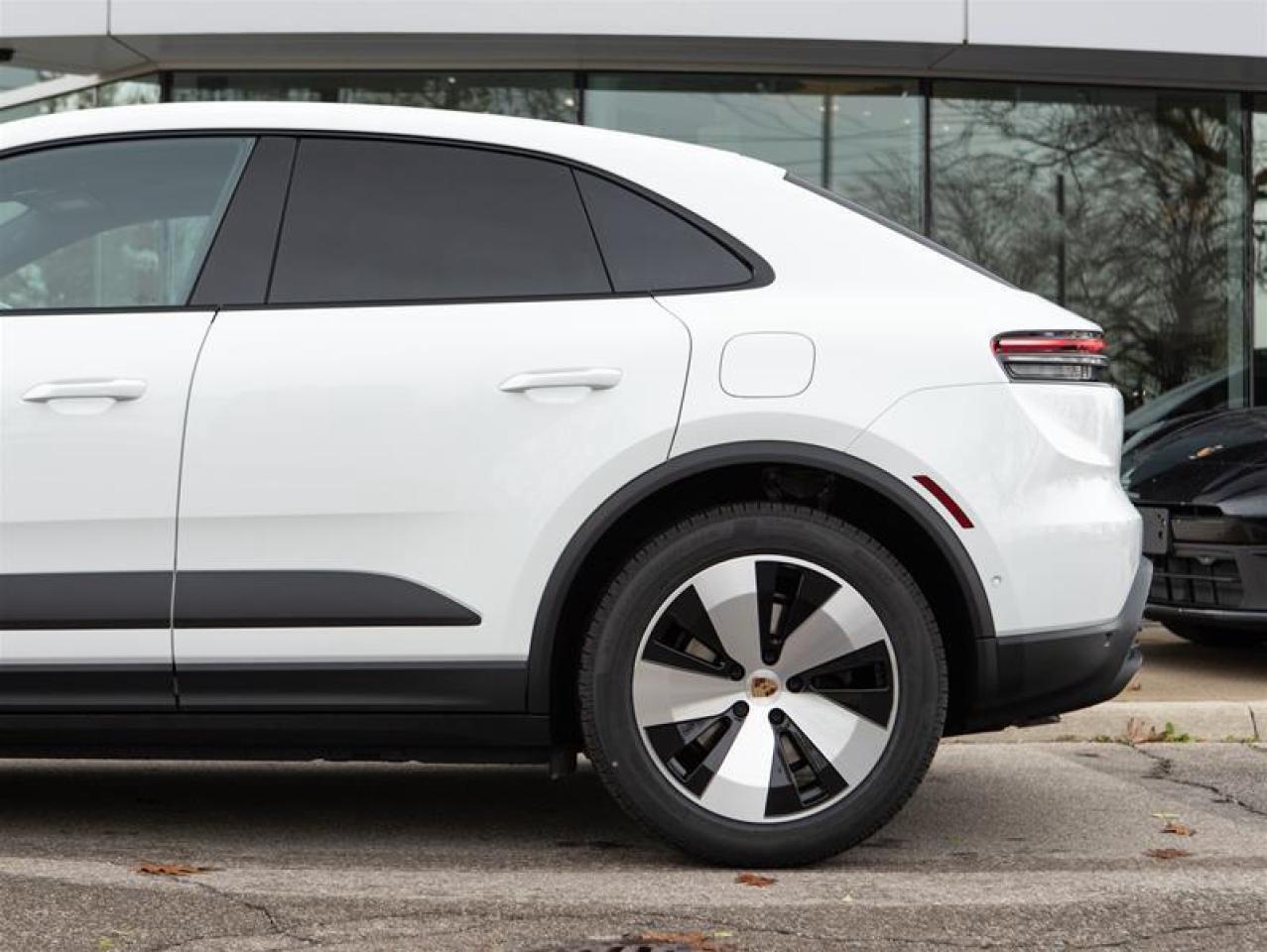 2024 Porsche Macan Electric 4 AWD Photo