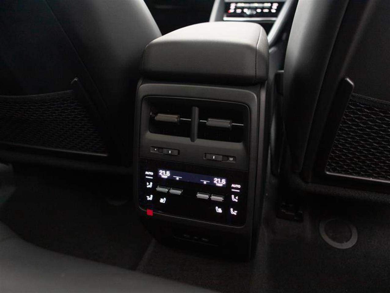 2024 Porsche Macan Electric 4 AWD Photo