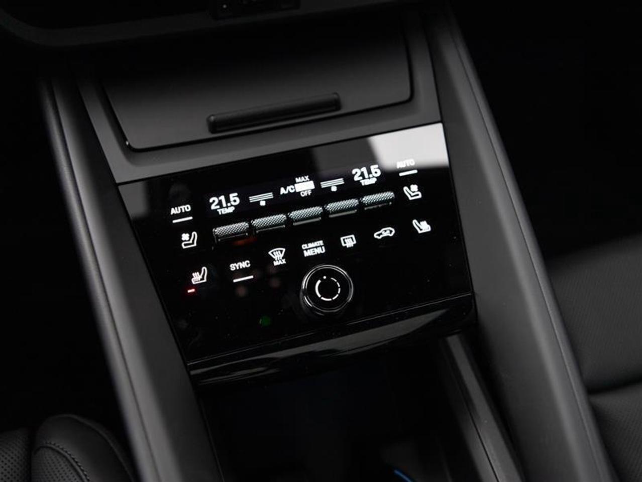 2024 Porsche Macan Electric 4 AWD Photo