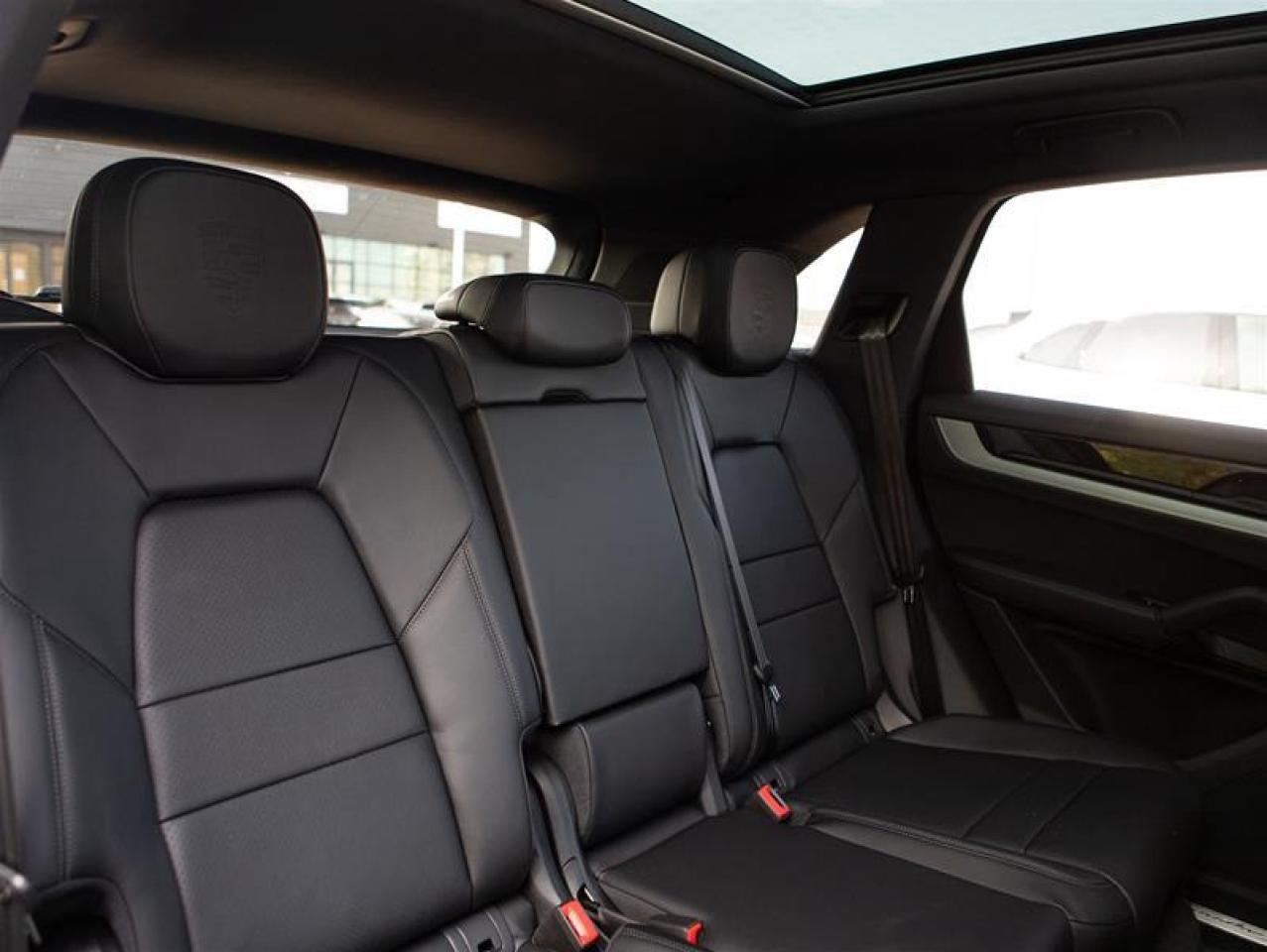 2025 Porsche Cayenne e-Hybrid AWD Photo