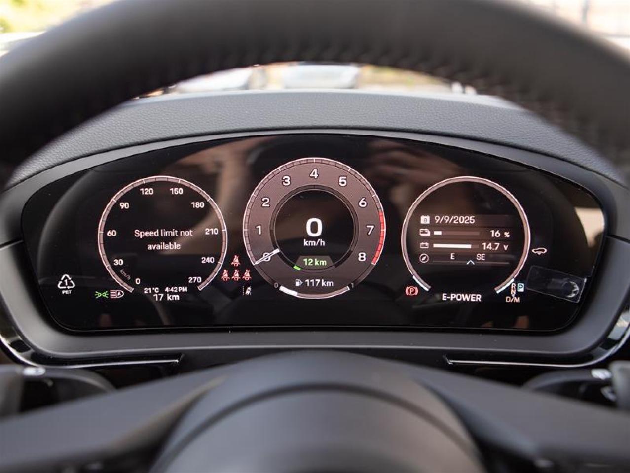 2025 Porsche Cayenne e-Hybrid AWD Photo