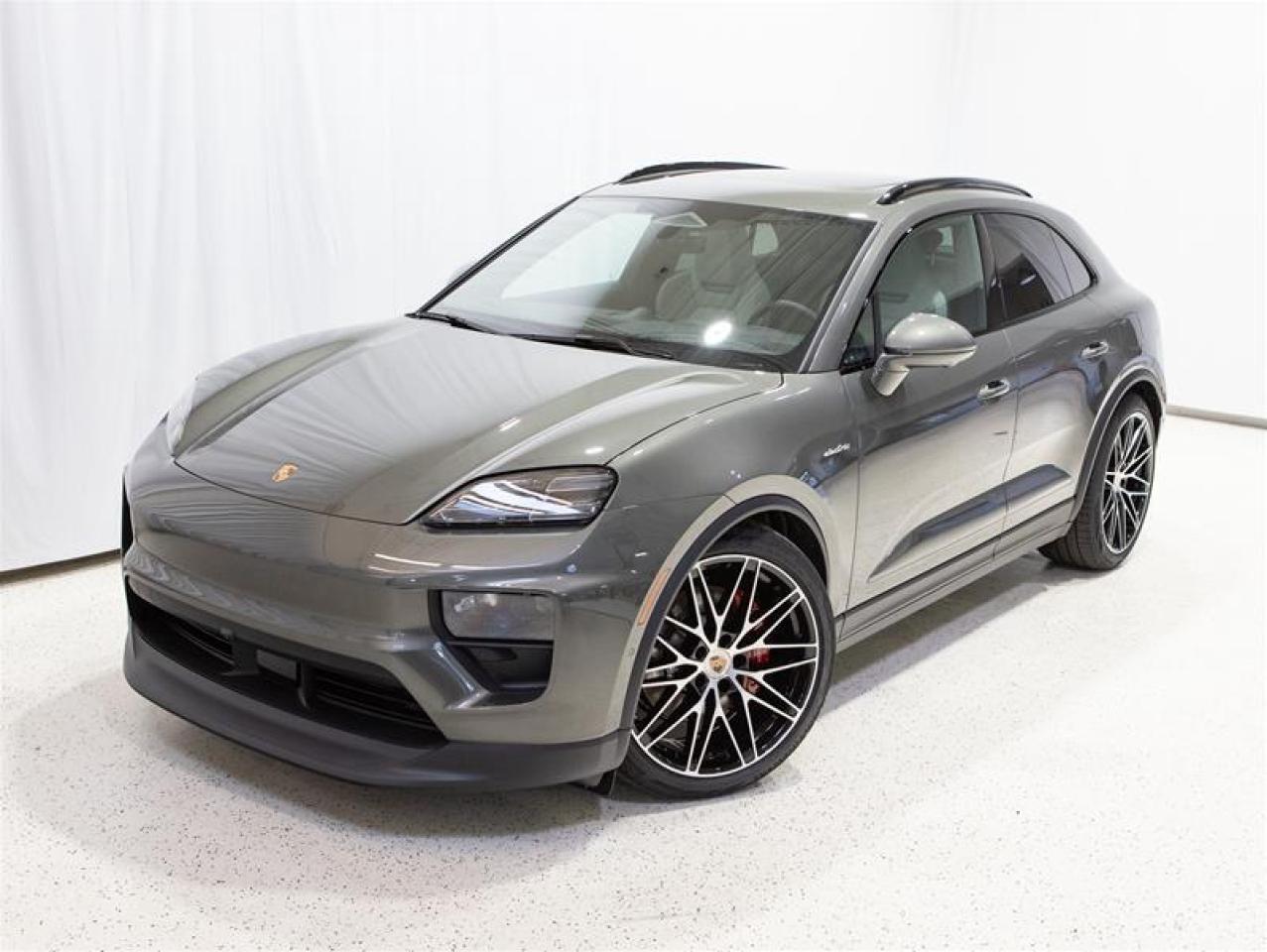 2025 Porsche Macan Electric 4S AWD Photo