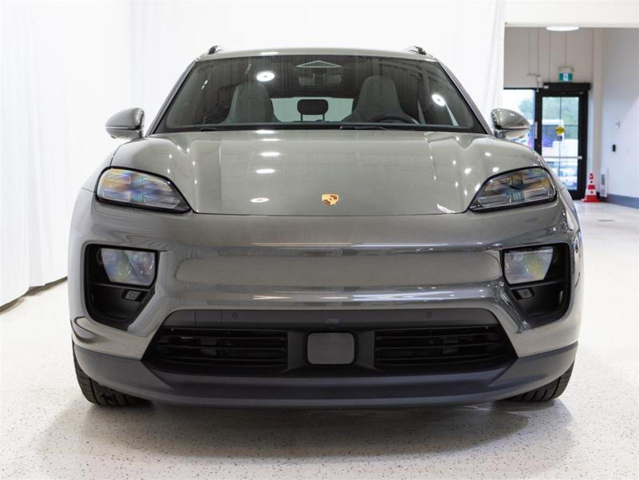 2025 Porsche Macan Electric 4S AWD Photo