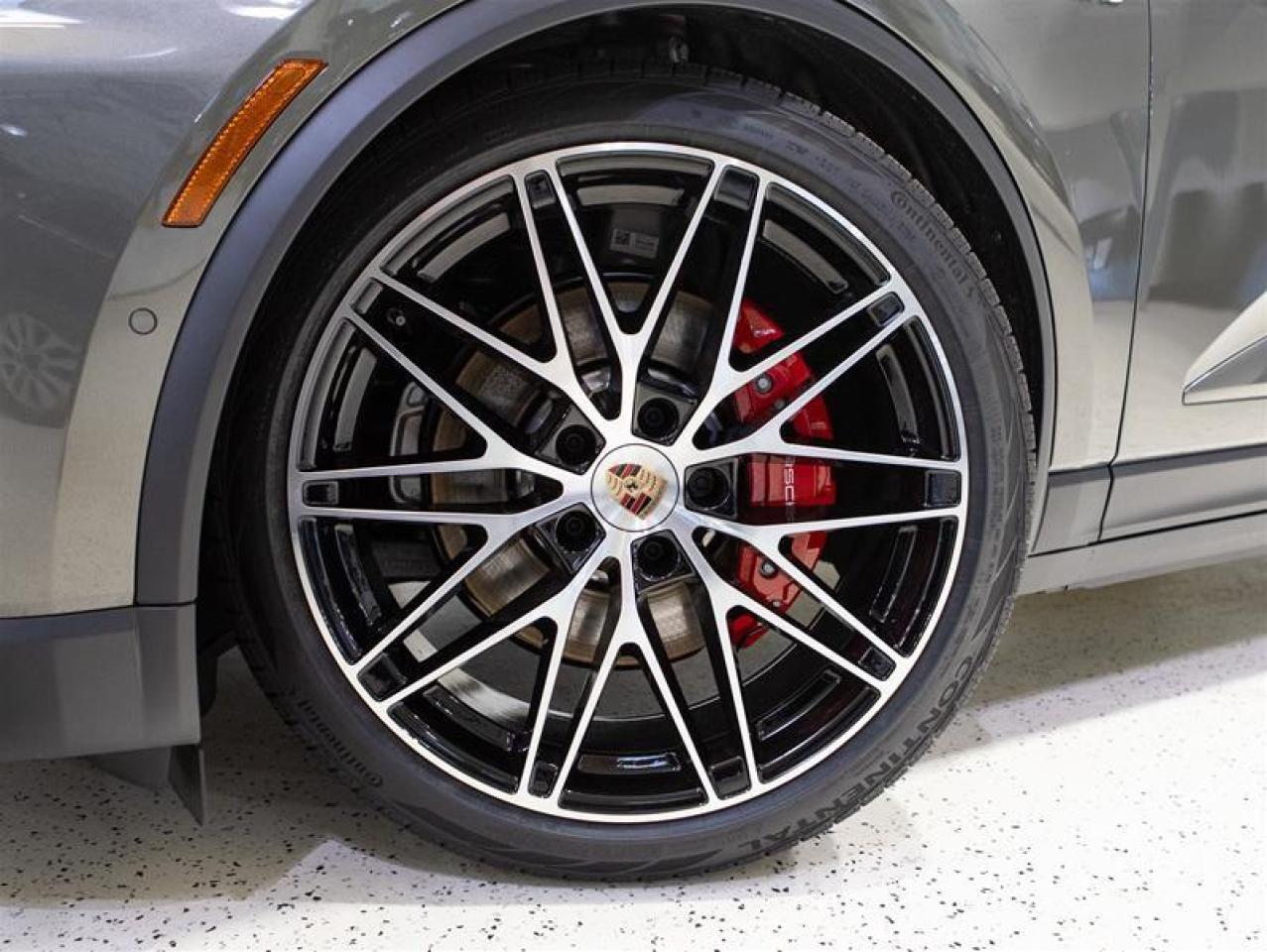 2025 Porsche Macan Electric 4S AWD Photo