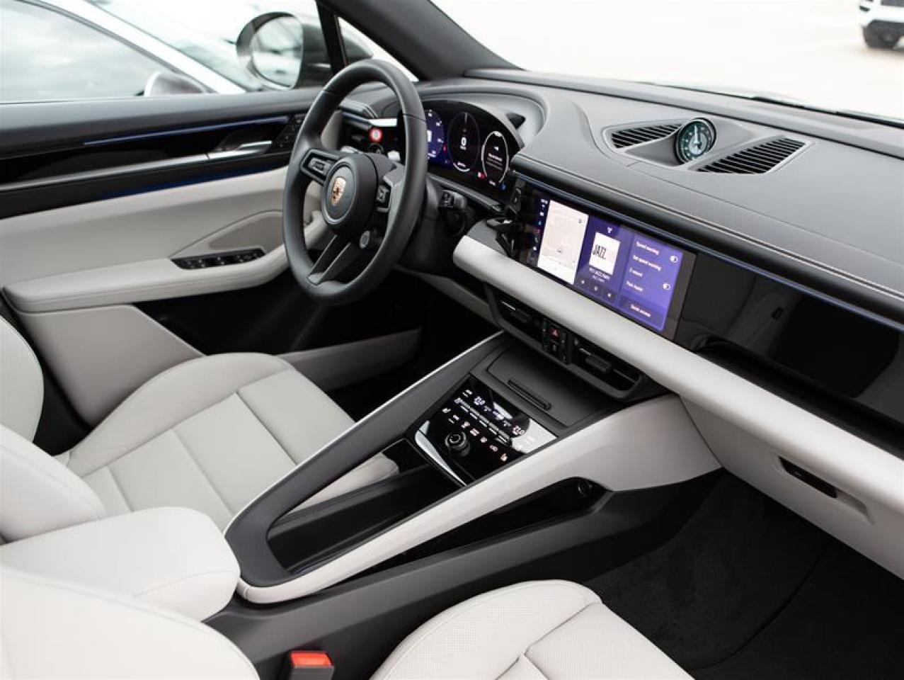 2025 Porsche Macan Electric 4S AWD Photo