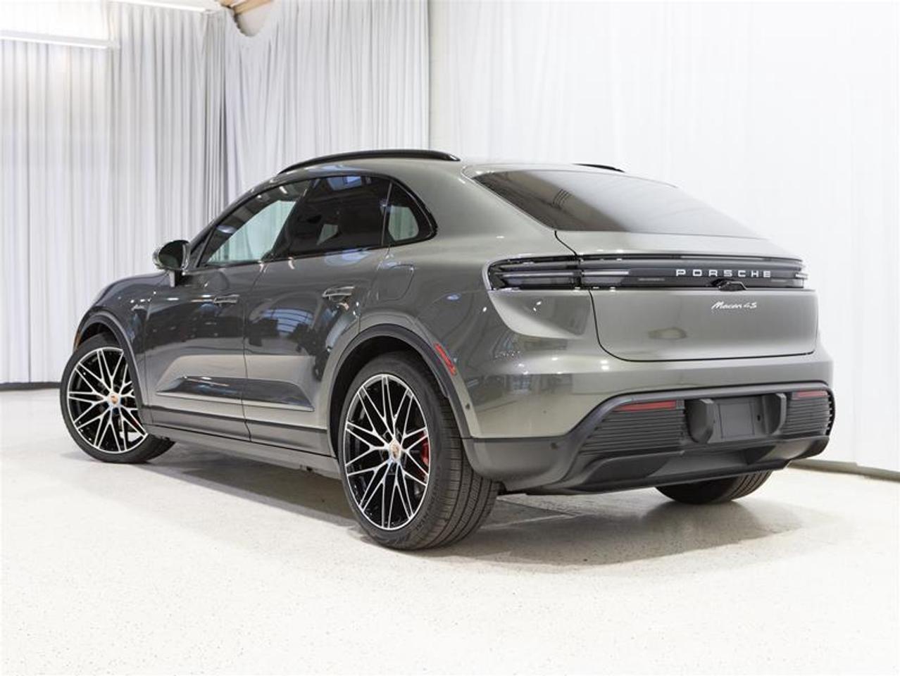 2025 Porsche Macan Electric 4S AWD Photo2
