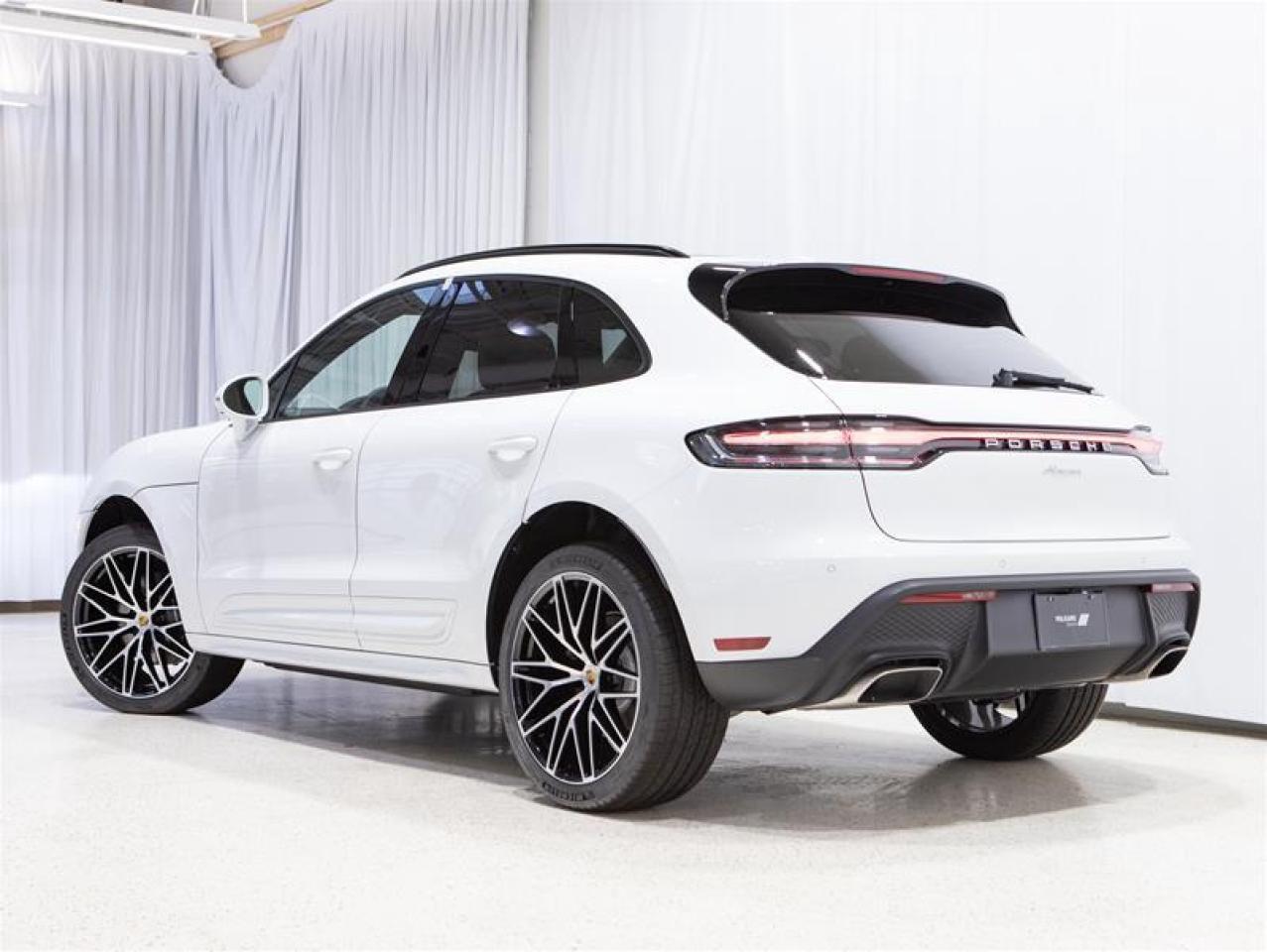 2026 Porsche Macan AWD Photo2