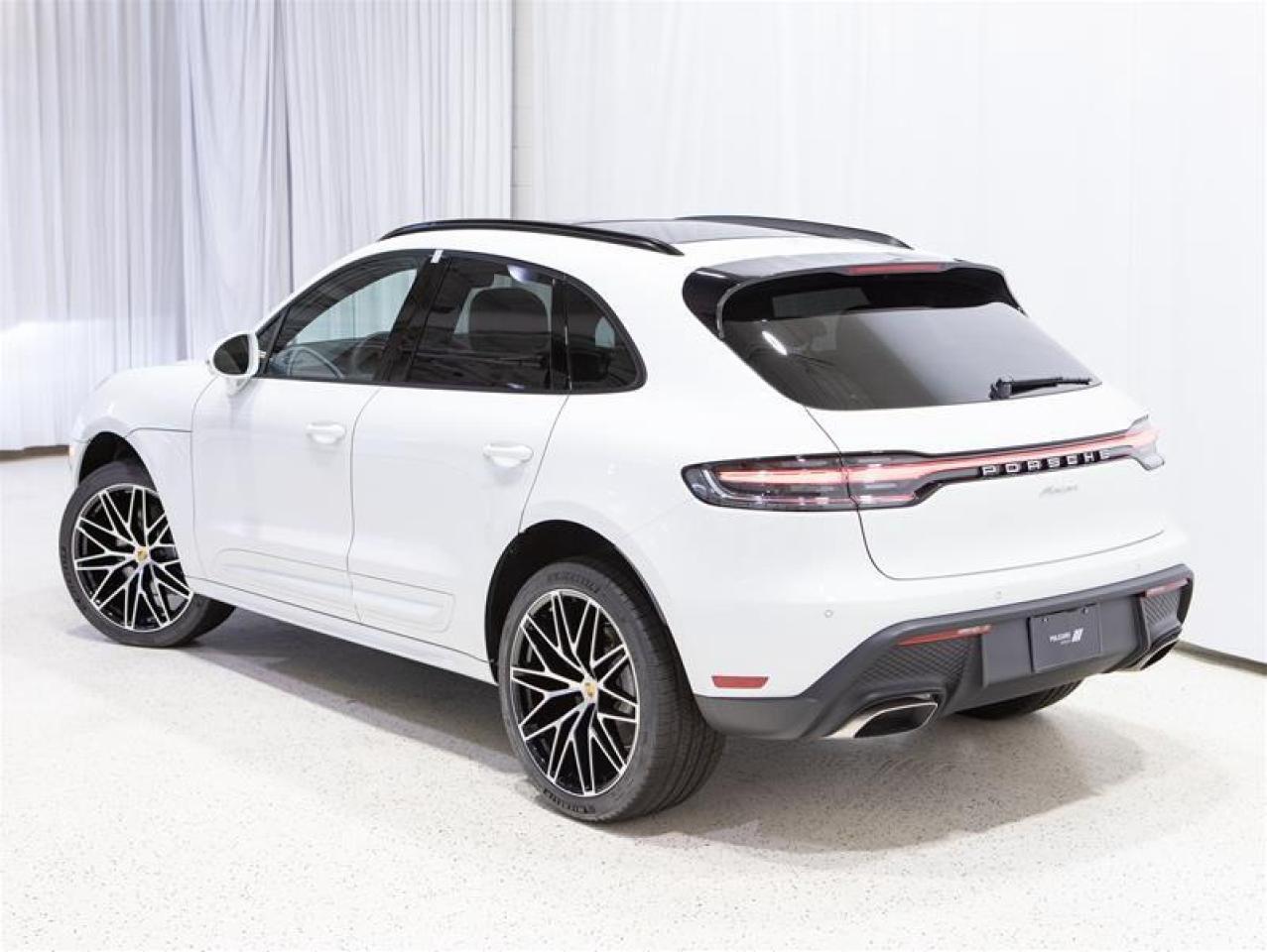 2026 Porsche Macan AWD Photo3