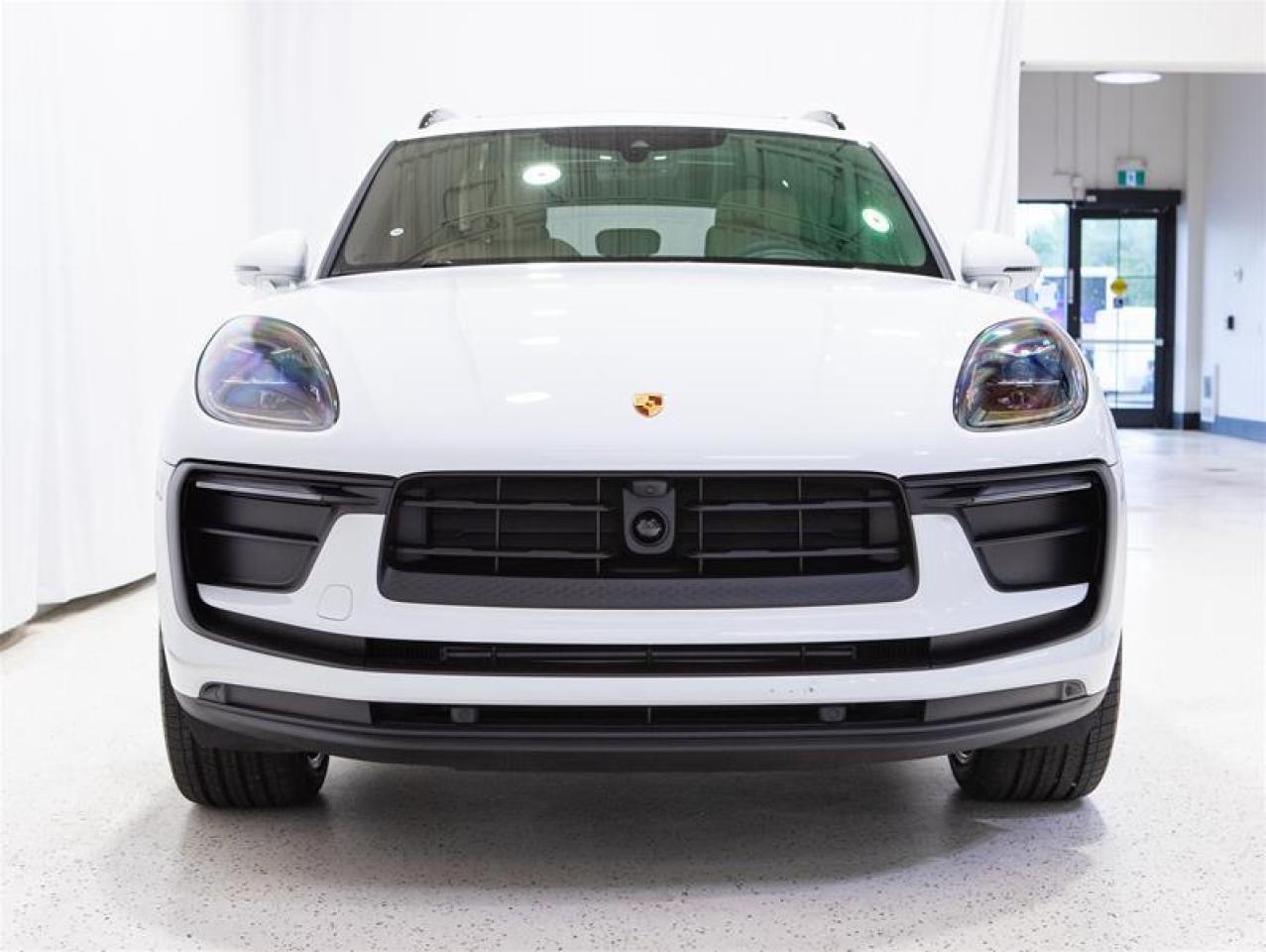 2026 Porsche Macan AWD Photo