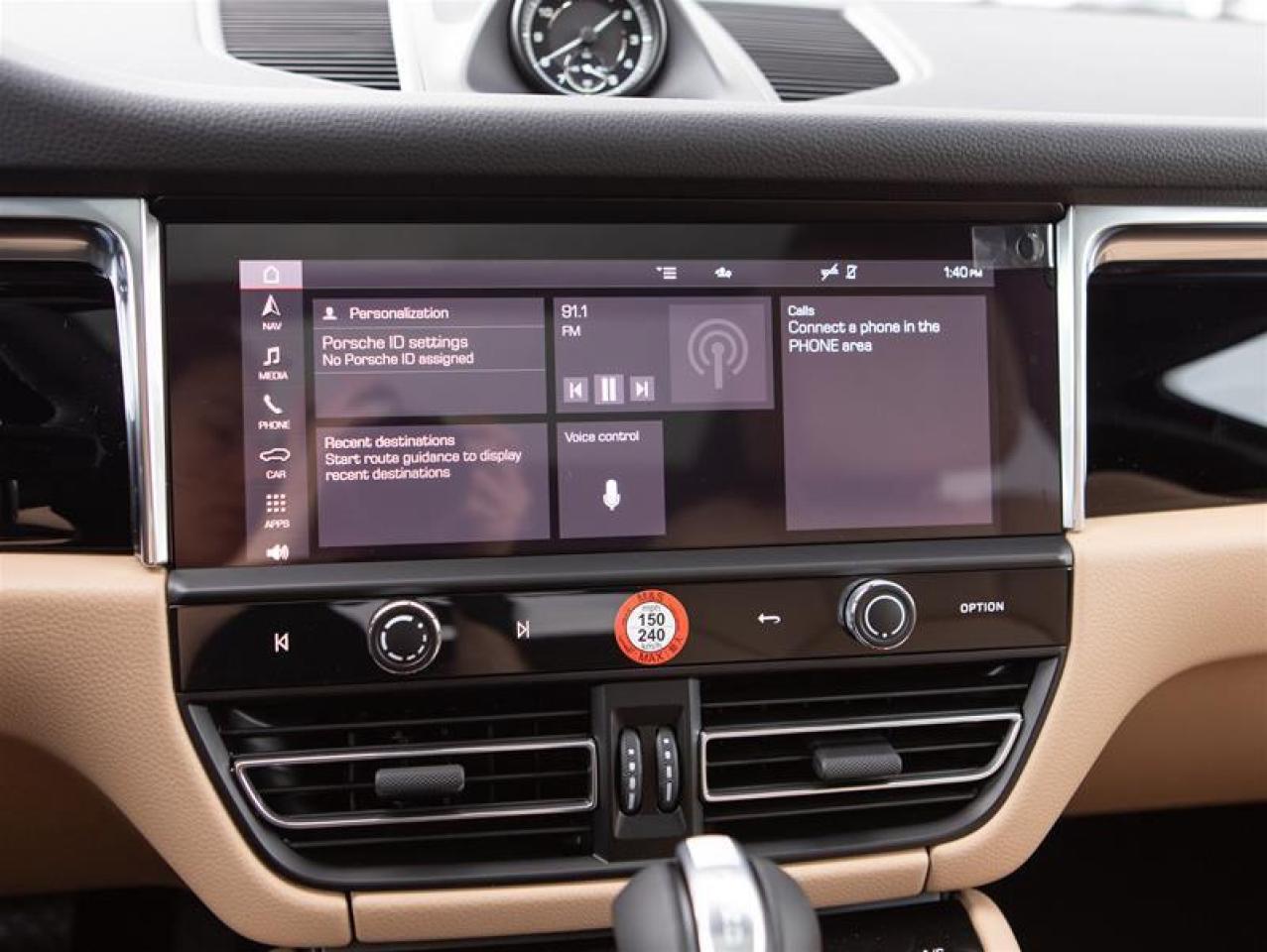 2026 Porsche Macan AWD Photo