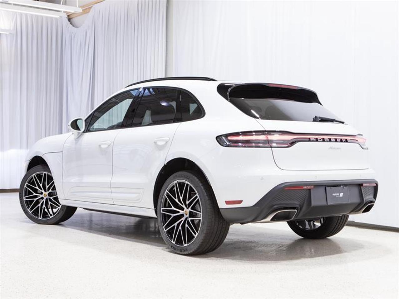 2026 Porsche Macan AWD Photo