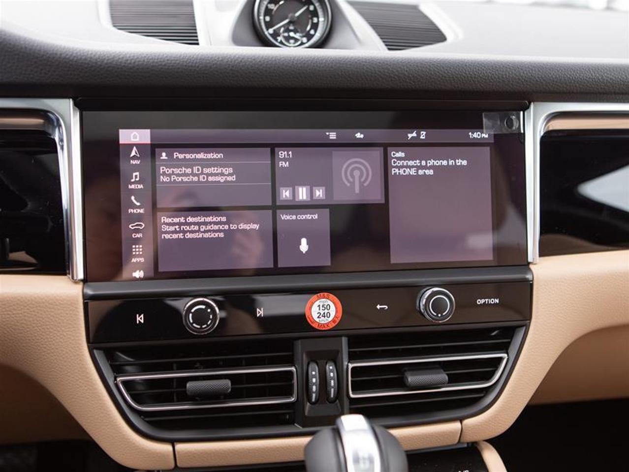 2026 Porsche Macan AWD Photo