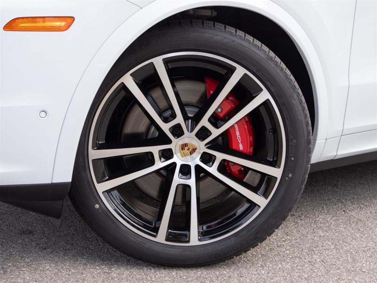 2024 Porsche Cayenne S Coupe AWD Photo