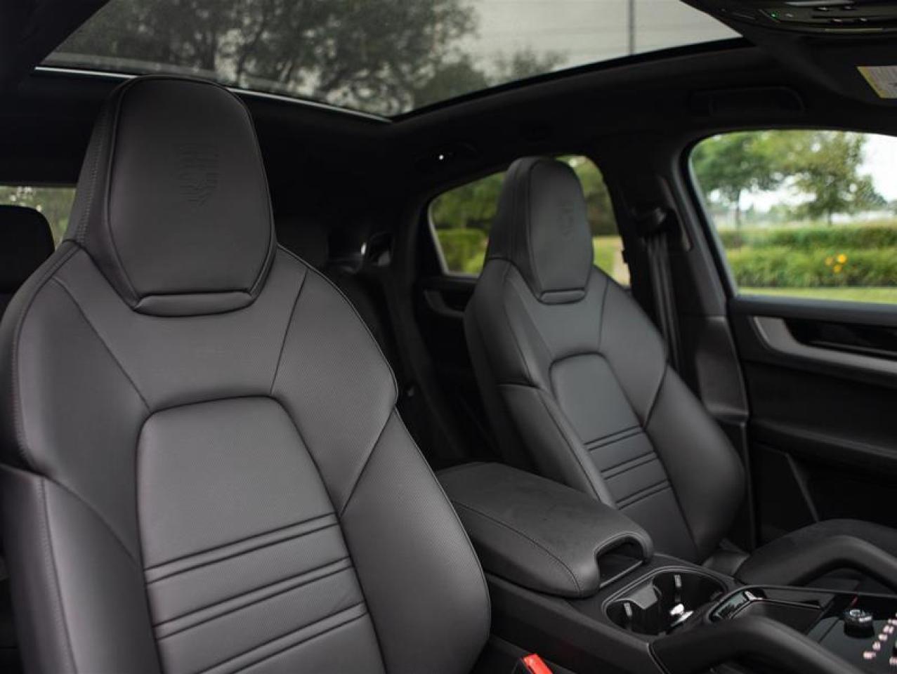 2024 Porsche Cayenne S Coupe AWD Photo