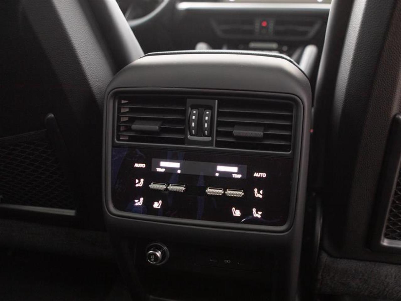 2024 Porsche Cayenne S Coupe AWD Photo