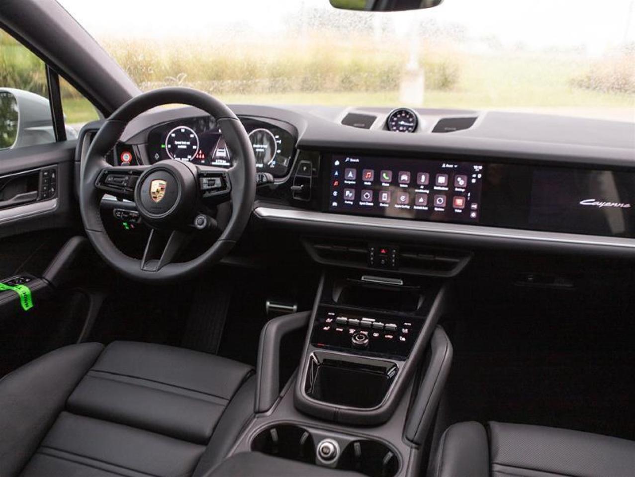 2024 Porsche Cayenne S Coupe AWD Photo