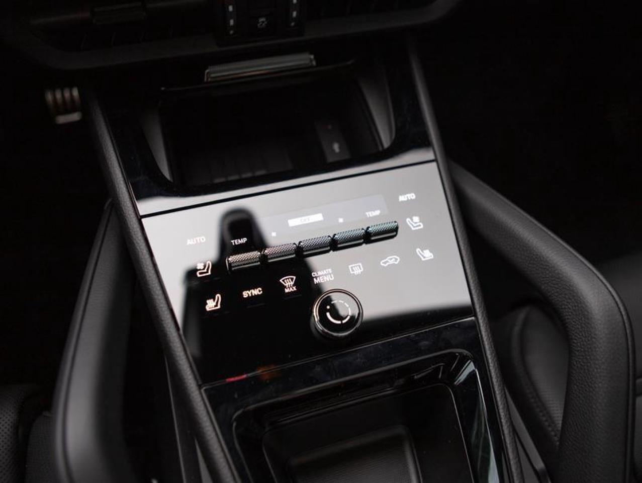 2024 Porsche Cayenne S Coupe AWD Photo