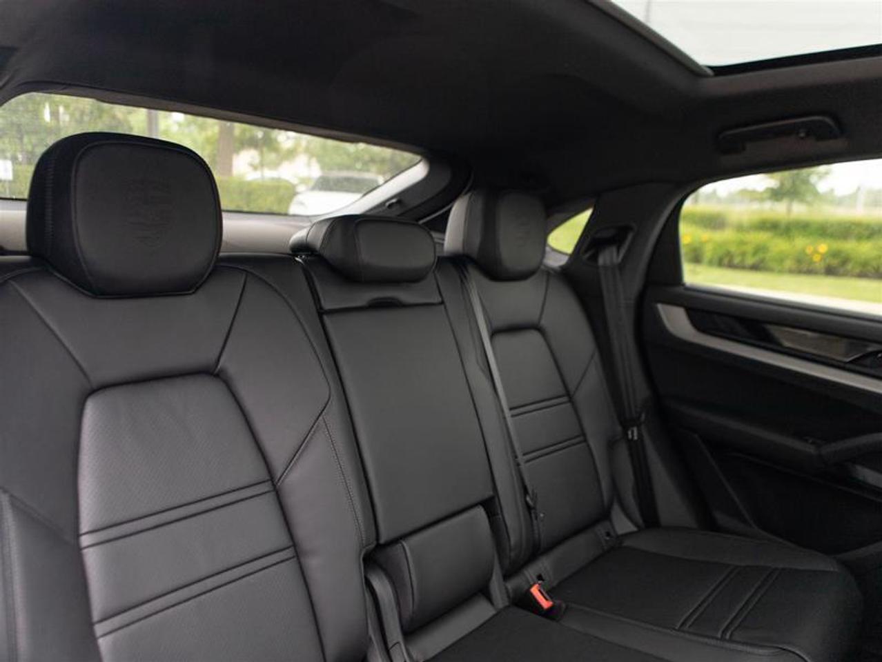 2024 Porsche Cayenne S Coupe AWD Photo