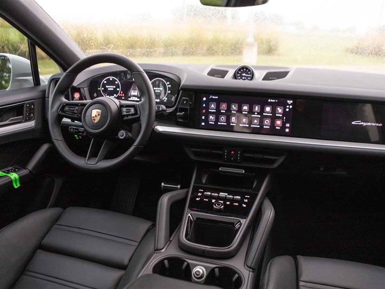 2024 Porsche Cayenne S Coupe AWD Photo