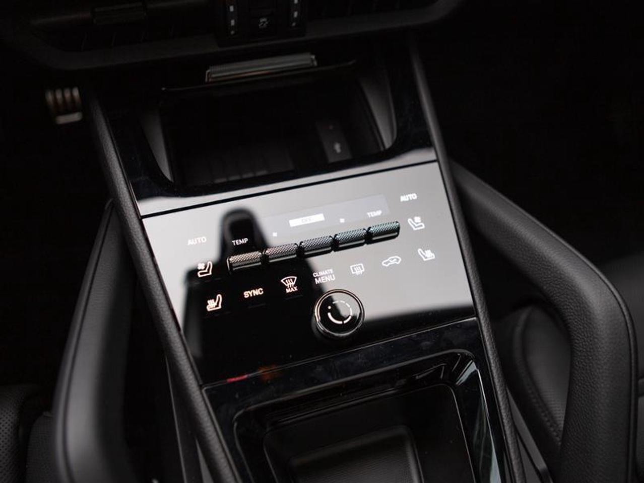 2024 Porsche Cayenne S Coupe AWD Photo