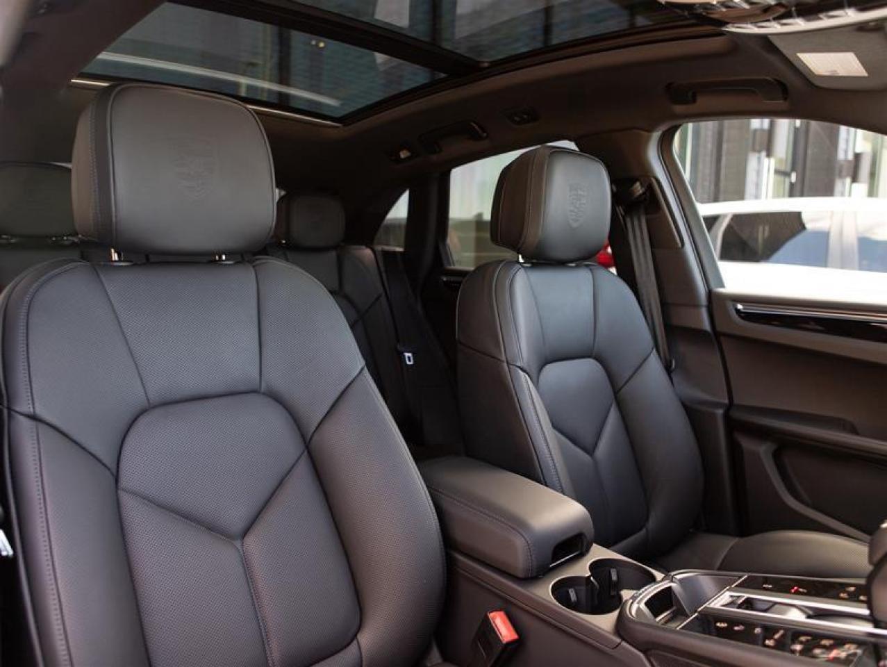 2026 Porsche Macan T AWD Photo