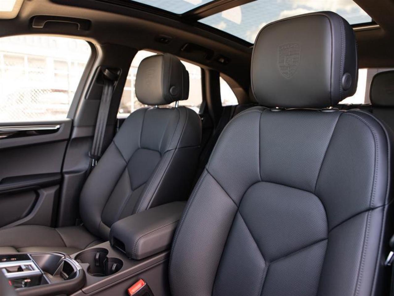 2026 Porsche Macan T AWD Photo