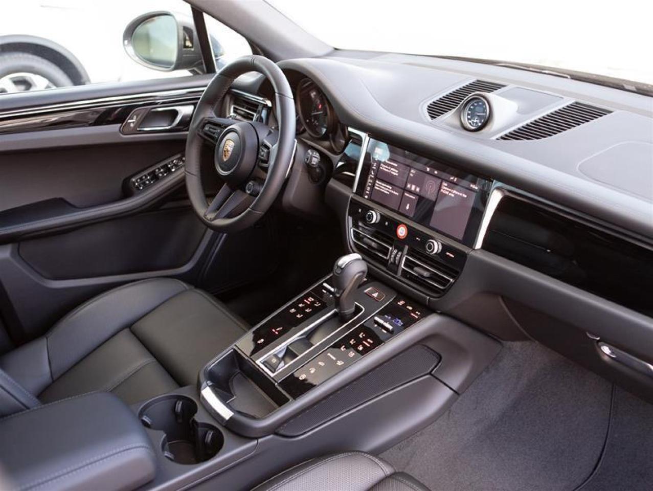 2026 Porsche Macan T AWD Photo