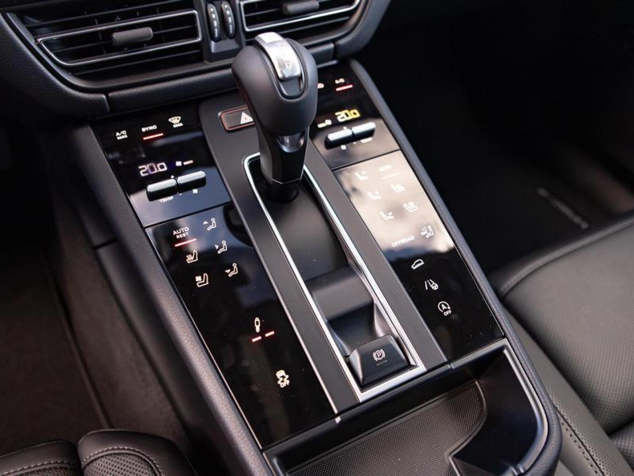 2026 Porsche Macan T AWD Photo