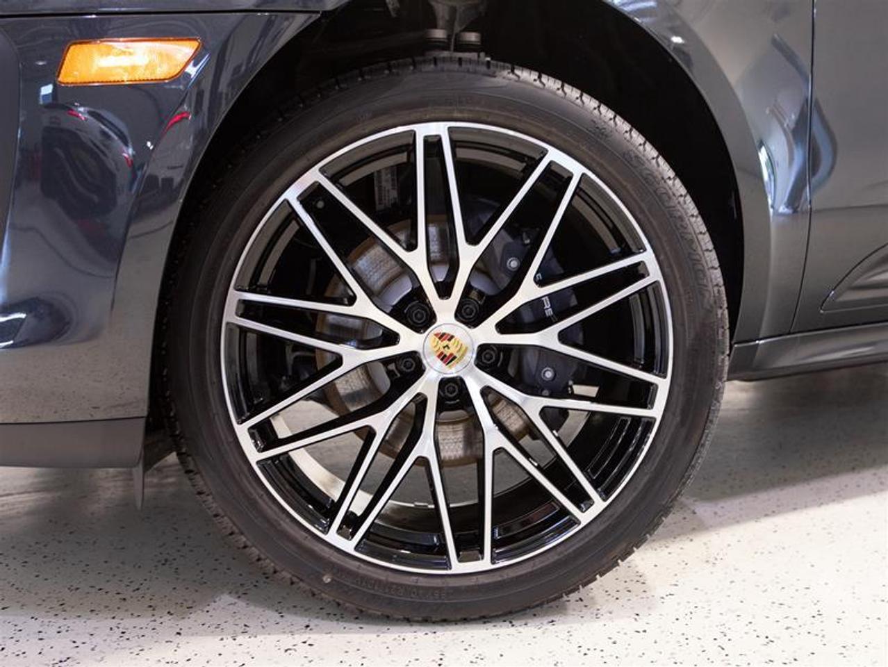 2026 Porsche Macan T AWD Photo