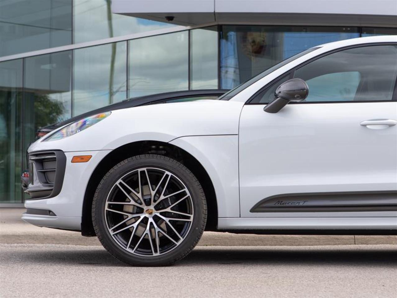 2025 Porsche Macan T AWD Photo