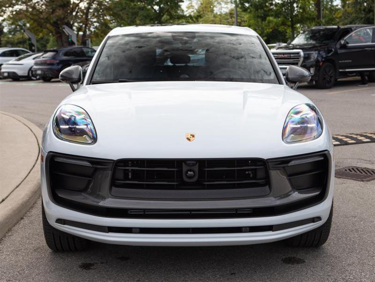 2025 Porsche Macan T AWD Photo