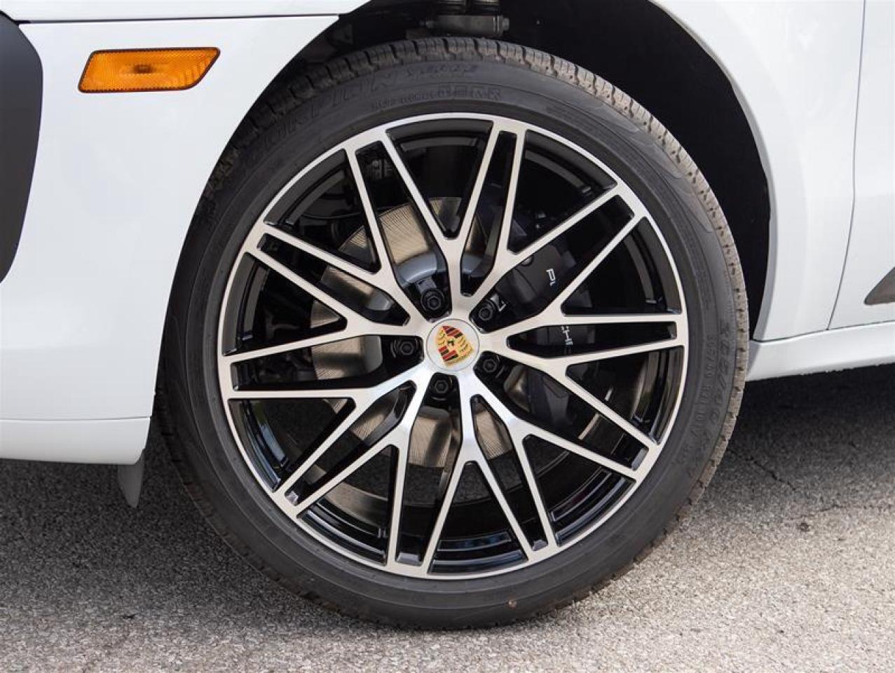 2025 Porsche Macan T AWD Photo