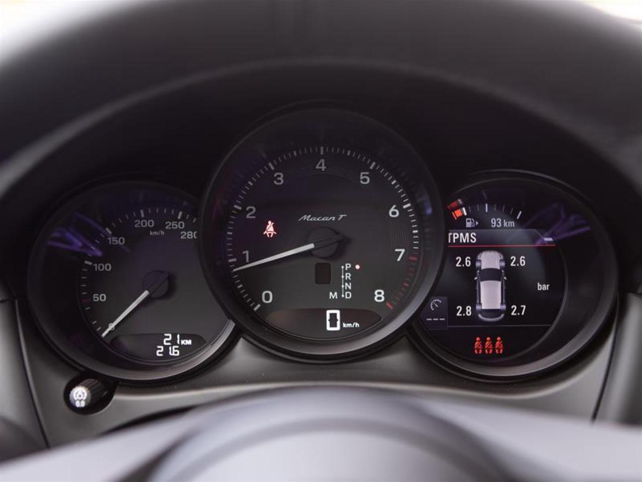 2025 Porsche Macan T AWD Photo