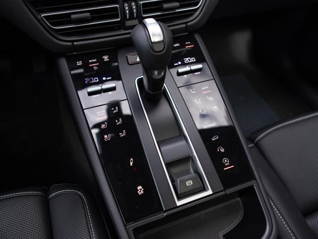 2025 Porsche Macan T AWD Photo