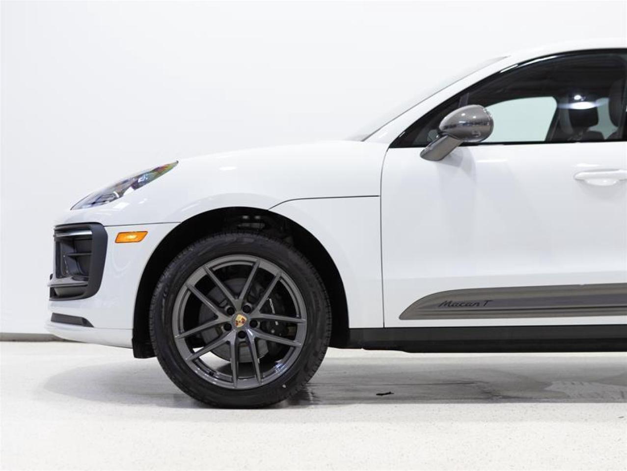 2024 Porsche Macan T AWD Photo