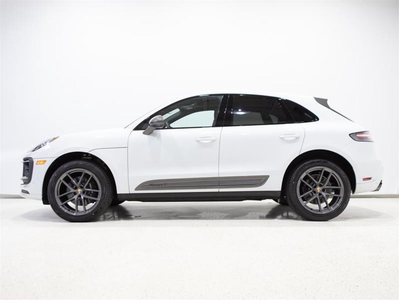 2024 Porsche Macan T AWD Photo3