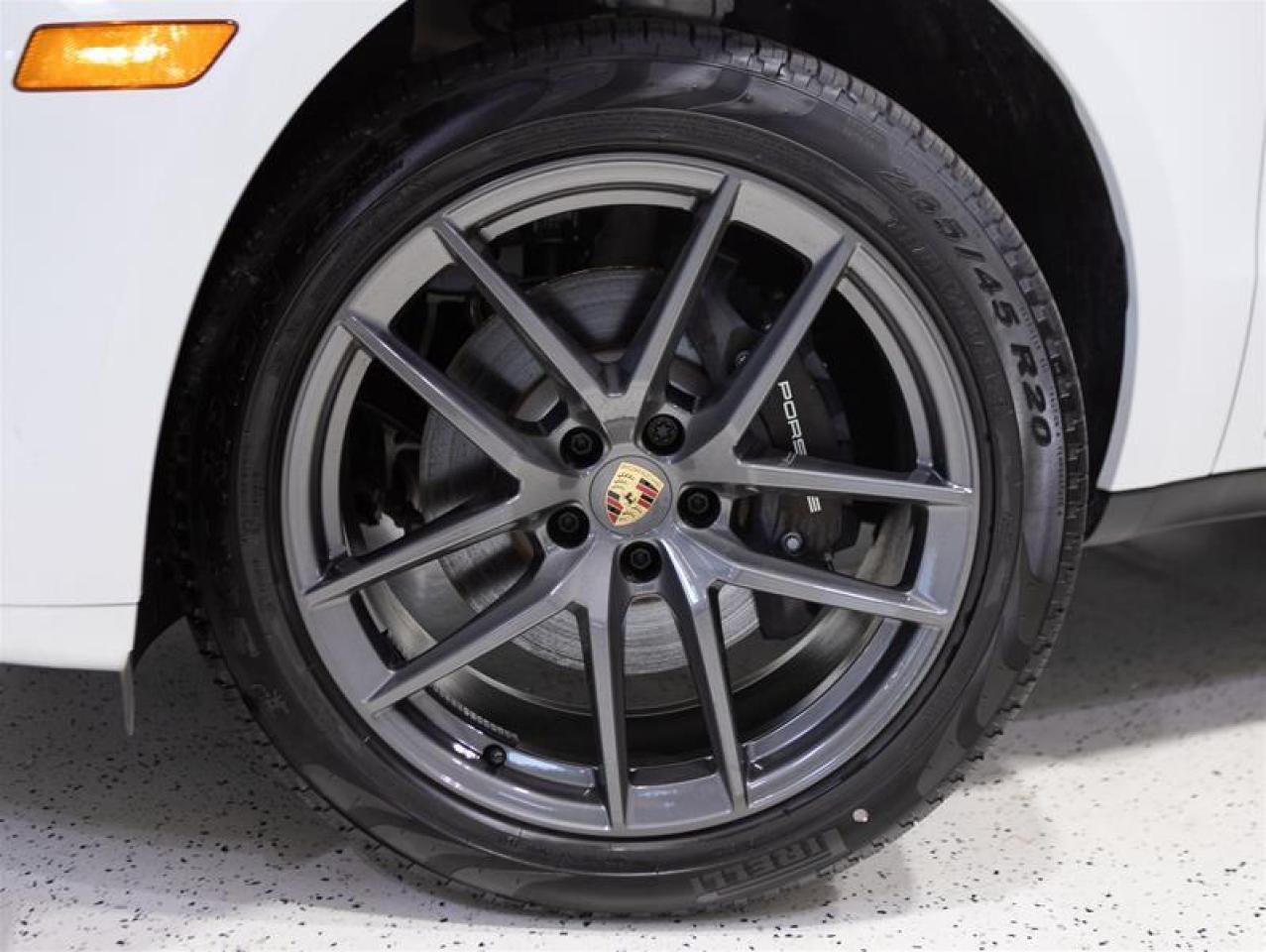 2024 Porsche Macan T AWD Photo