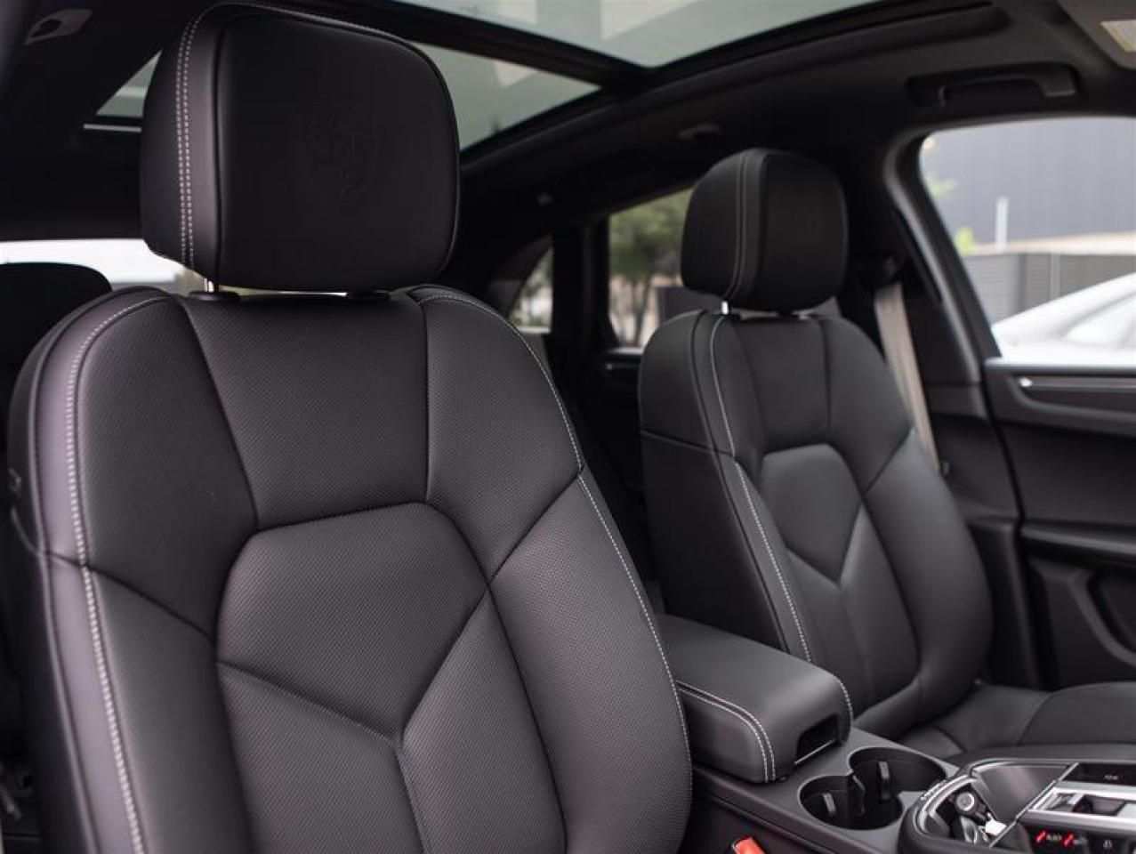 2024 Porsche Macan T AWD Photo