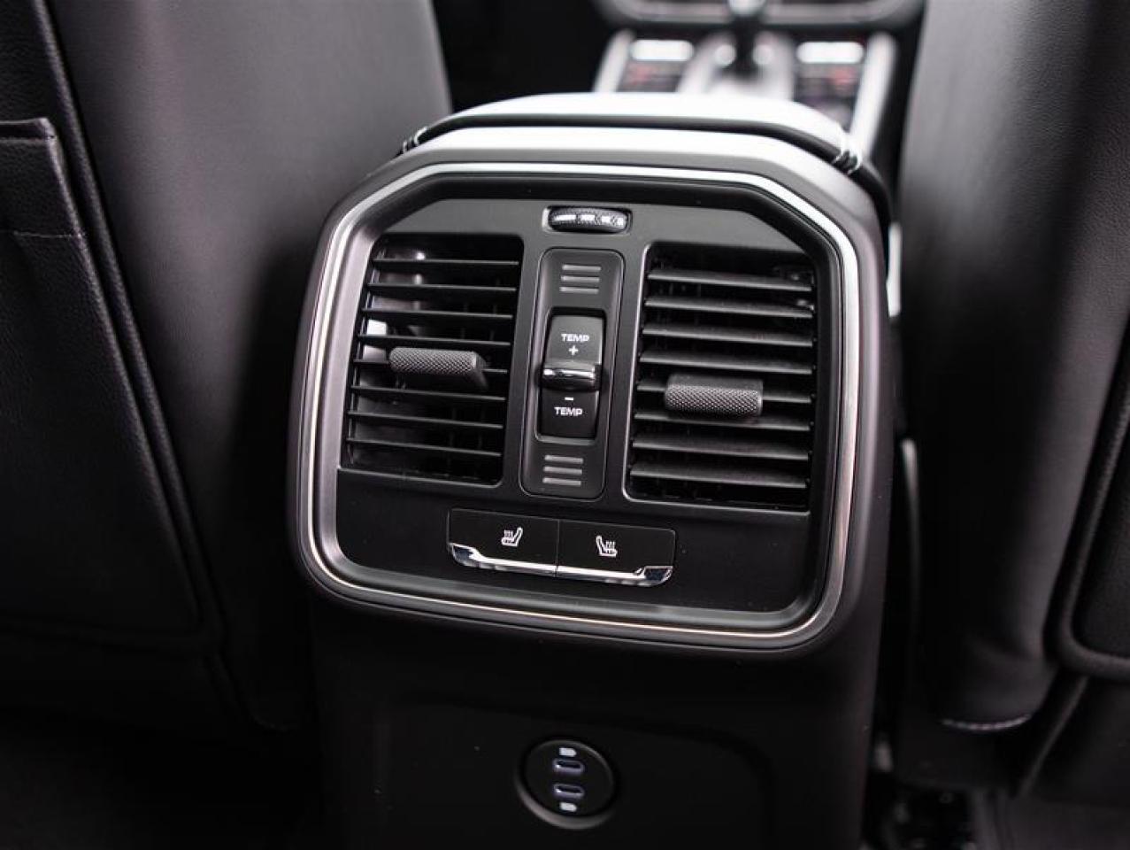 2024 Porsche Macan T AWD Photo