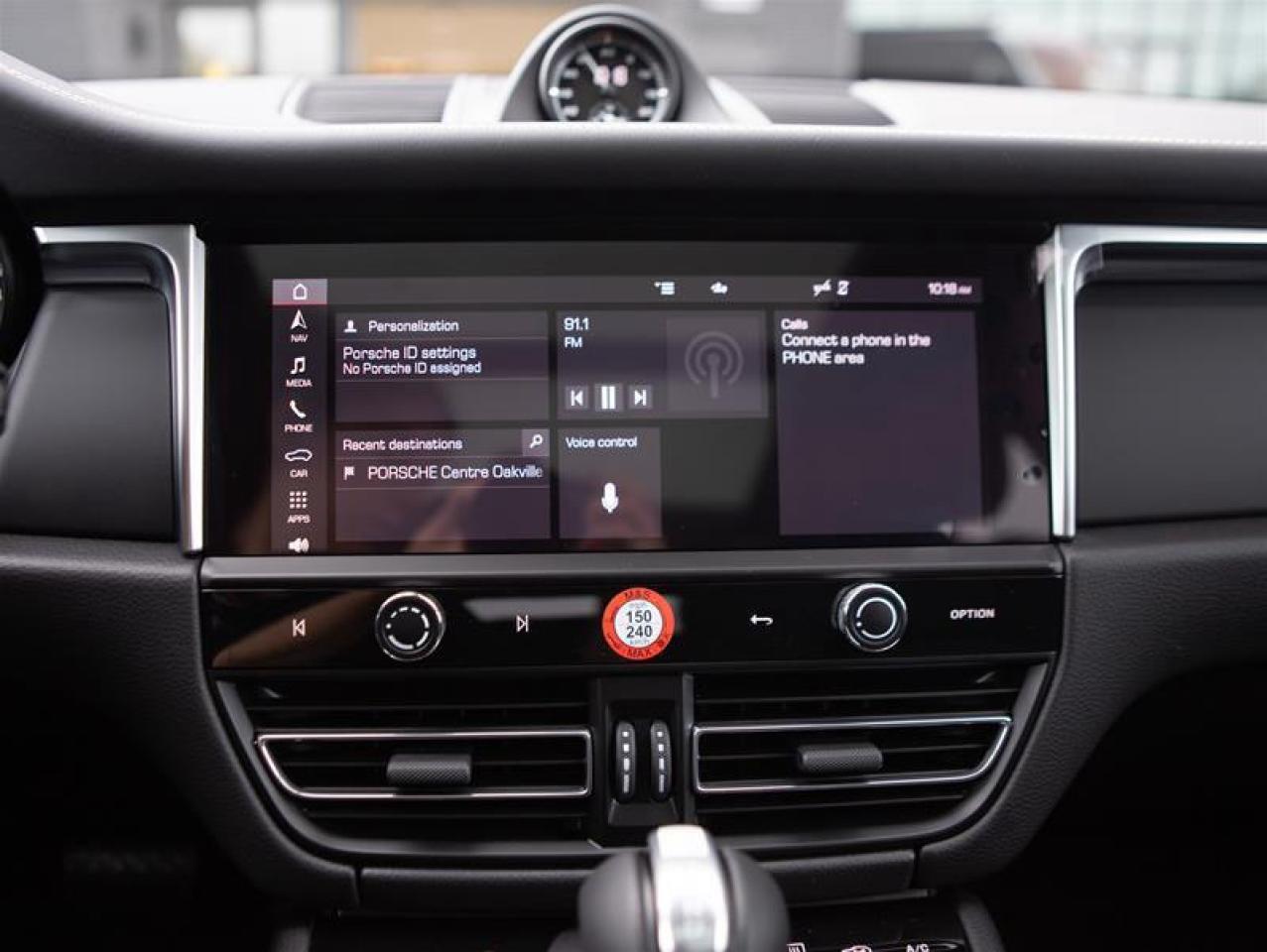 2024 Porsche Macan T AWD Photo