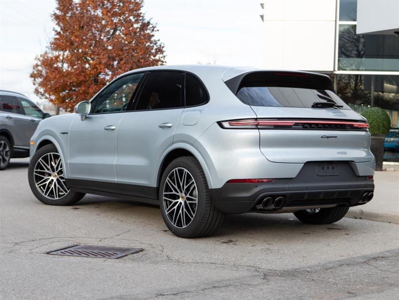 2025 Porsche Cayenne e-Hybrid AWD Photo
