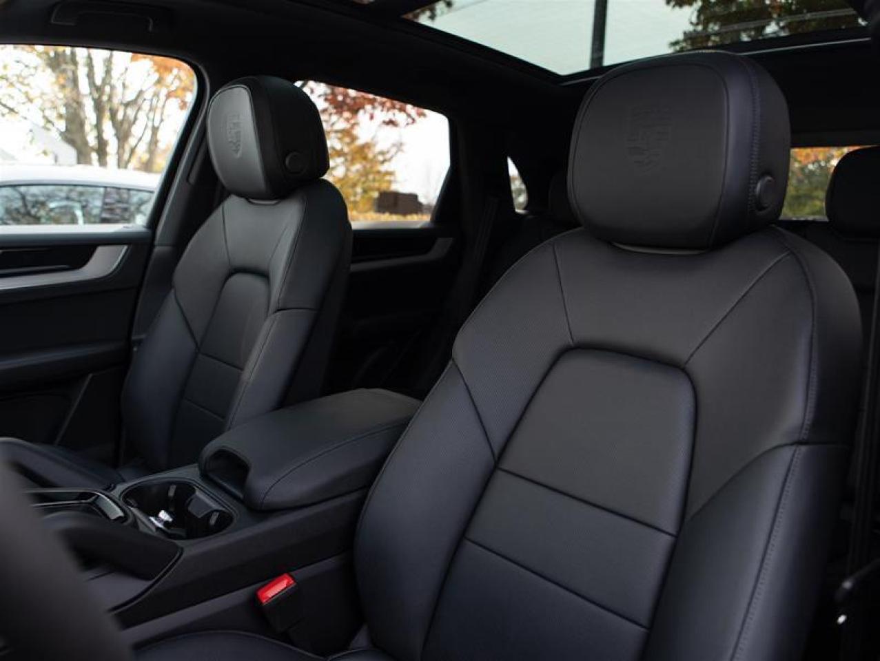 2025 Porsche Cayenne e-Hybrid AWD Photo