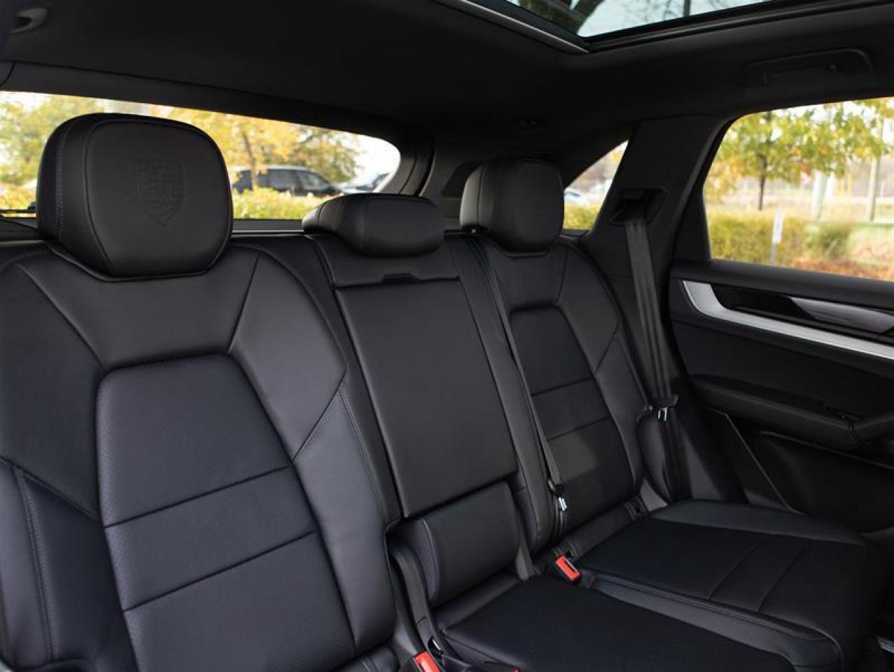 2025 Porsche Cayenne e-Hybrid AWD Photo