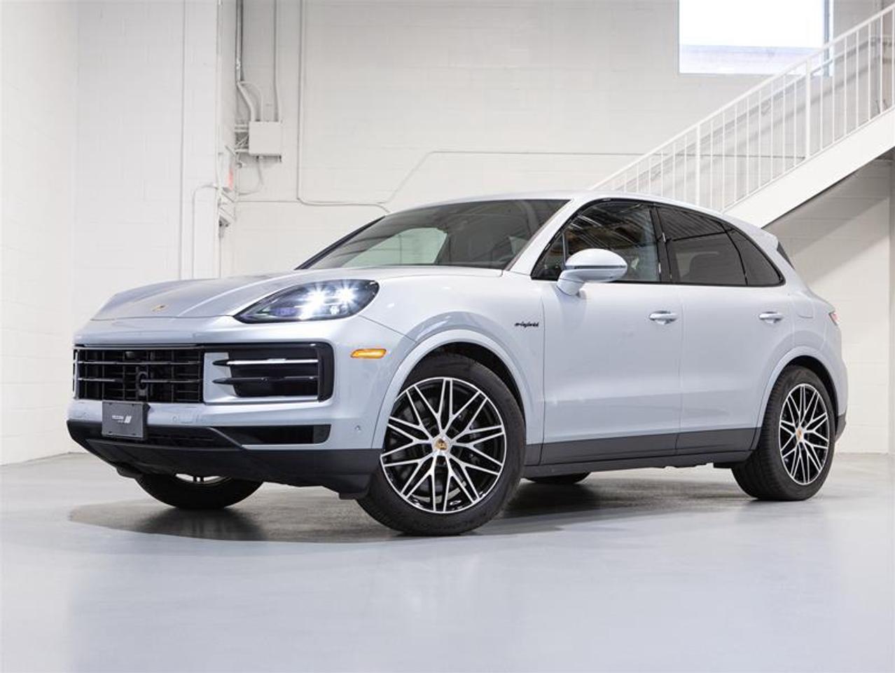 2025 Porsche Cayenne e-Hybrid AWD Photo