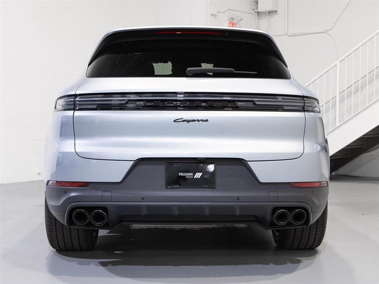 2025 Porsche Cayenne e-Hybrid AWD Photo